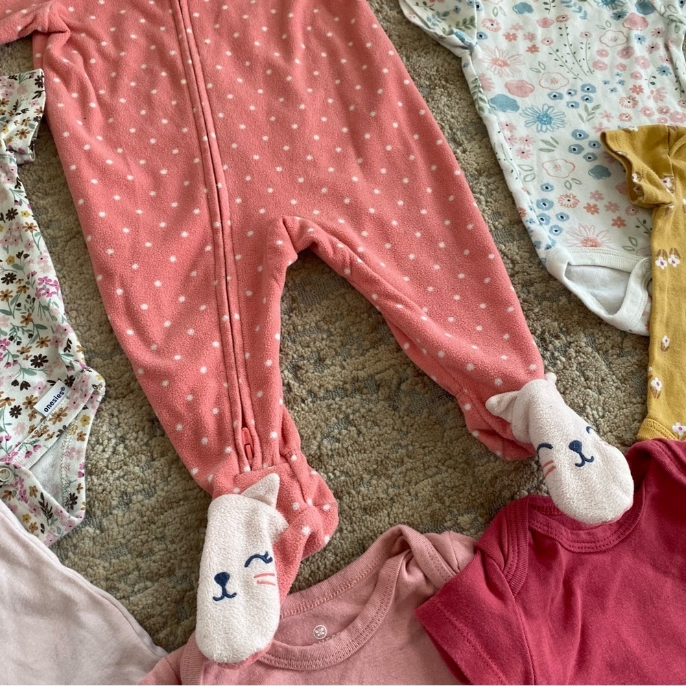 Gerber/Honest Baby/Carter’s 3-6 months Baby Girl Bundle of Onesies Footsie - Picture 3 of 9